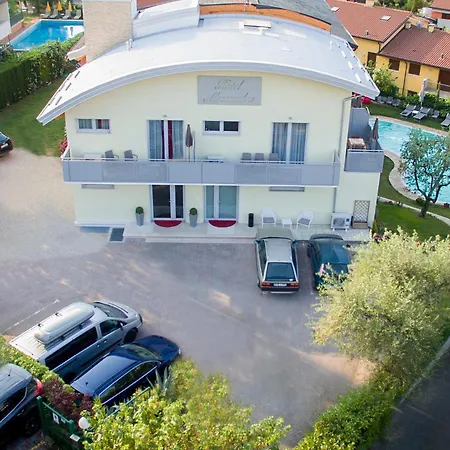 Alessandra Hotel