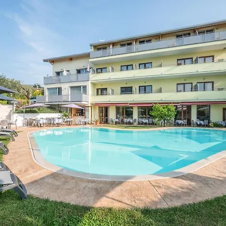 Alessandra Hotel